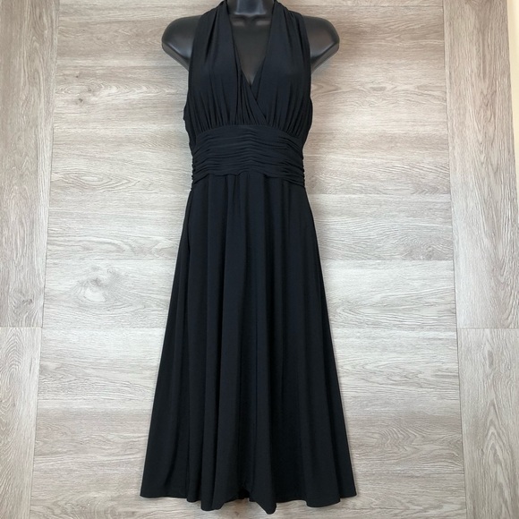 Evan Picone Dresses & Skirts - Evan-Picone black halter dress size 10P